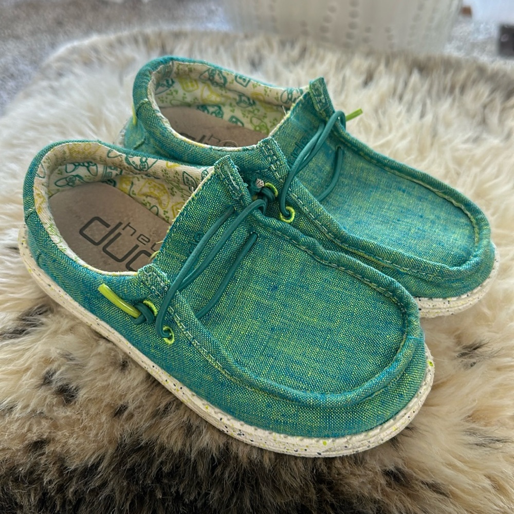 Boys hey dudes. Worn minimally. Size 11t